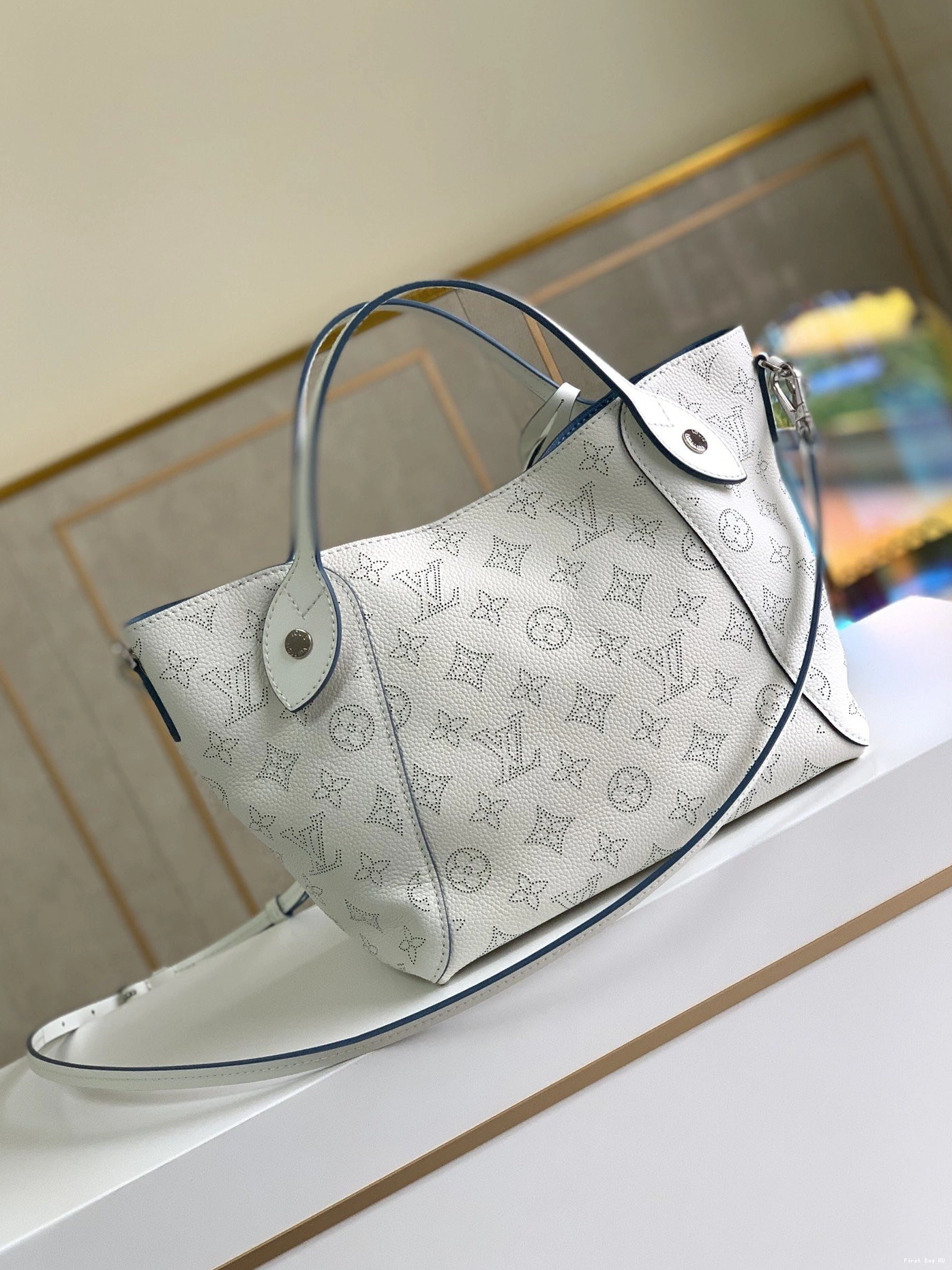 First bag ru LOUIS HINA VUITTON PM 0713